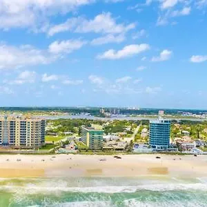 Holiday home Oceanside 603 - Affordable With King Bed, Partial Ocean Views, Pool, Daytona Beach